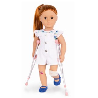 OG Deluxe Dukketøj, på krykker*